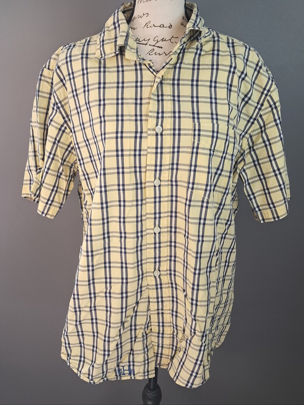The Tommy Hilfiger Button Front Plaid Yellow Short Sleeves Logo Mens Size Medium